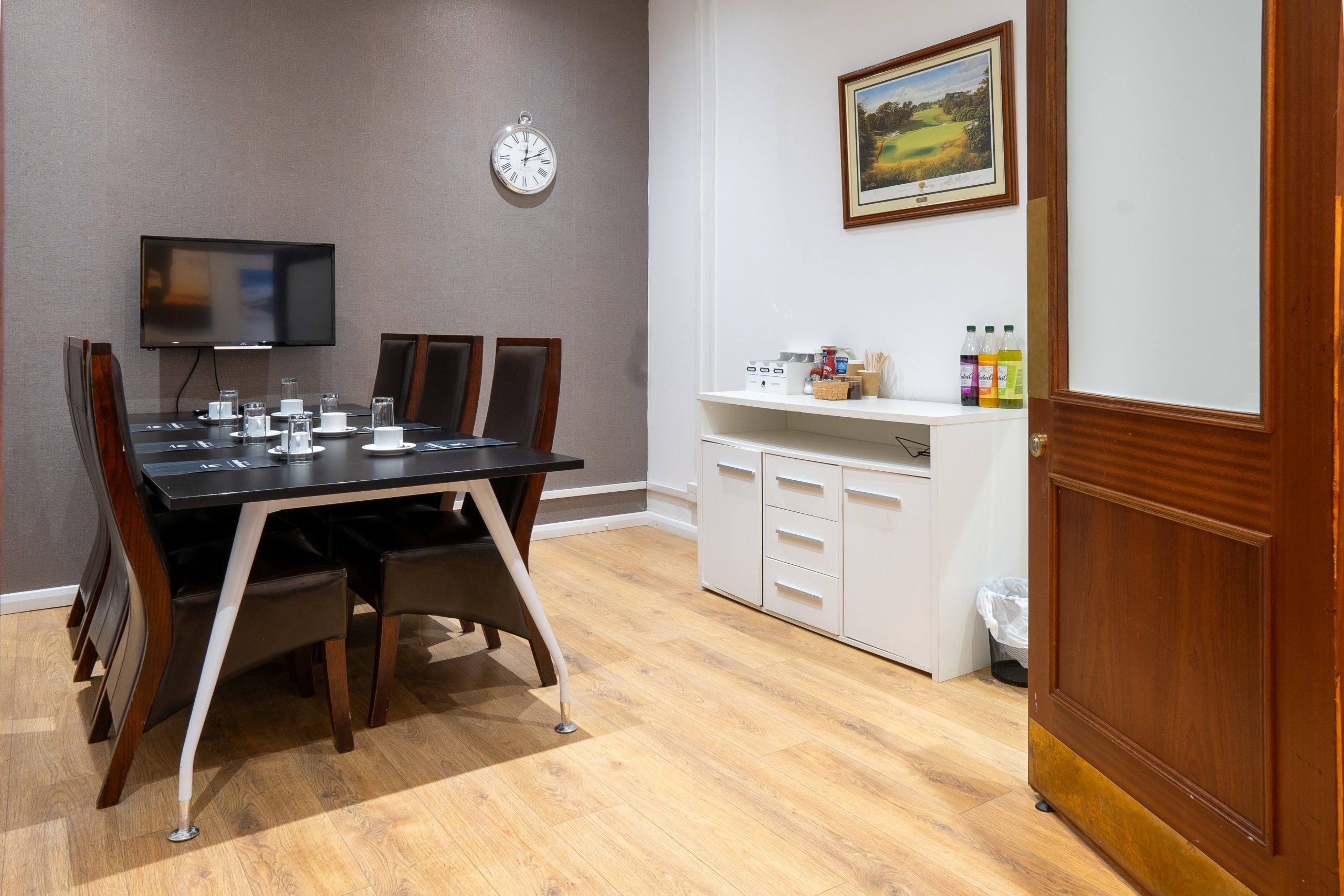 Ellis Suite-min